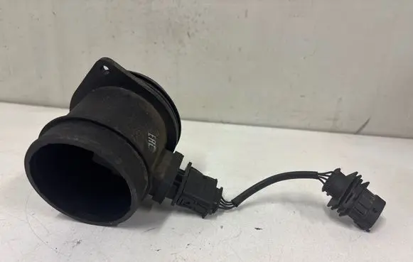 Volvo XC70 Mass air flow meter F00C2G7910