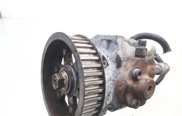 Toyota Avensis T250 Fuel injection high pressure pump 221000G010