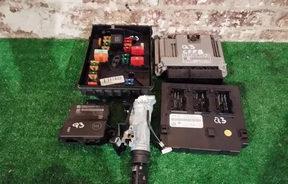 Audi Q3 8U Engine control unit/module 03L906018CM 03L906018ES 0281018575