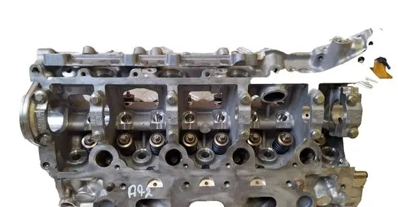 Renault Captur II Engine head 110424389R H5H