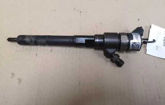 KIA Carens II Fuel injector 0445110258
