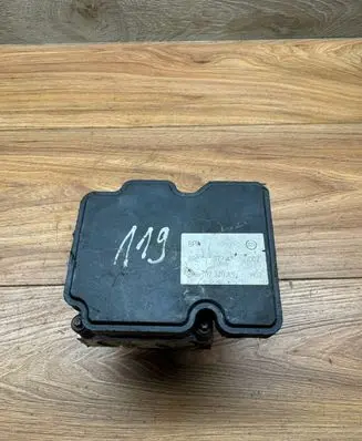 Skoda Fabia Mk2 (5J) ABS Pump 6R0907379AS 6R0907379AT