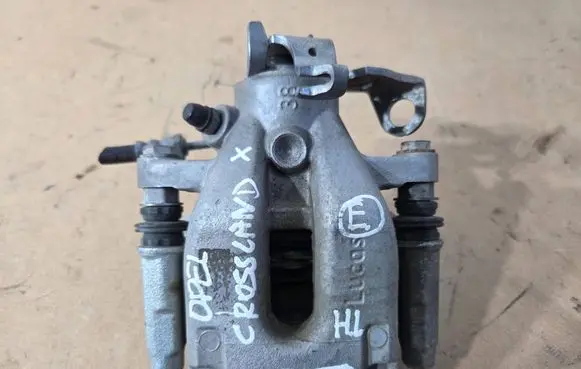 Opel Crossland X Rear brake caliper 712F