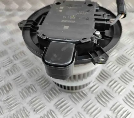 Lexus IS III XE30 Heater fan/blower 8710330481