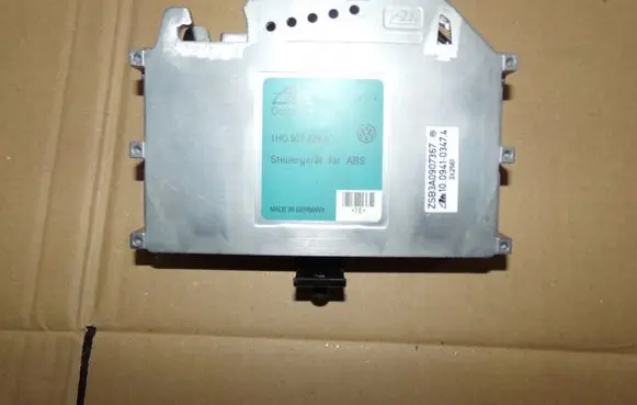 Volkswagen PASSAT B4 ABS control unit/module 10094103134