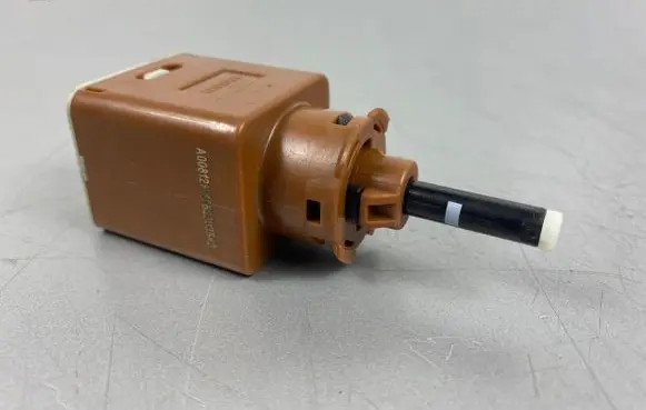 Nissan X-Trail T33 Brake pedal sensor switch PA66GF45