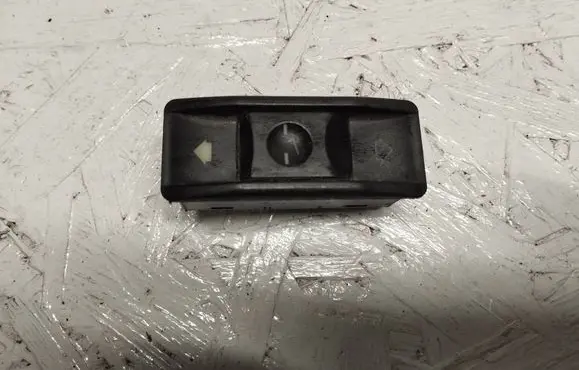 BMW 5 E34 Sunroof switch 1378862