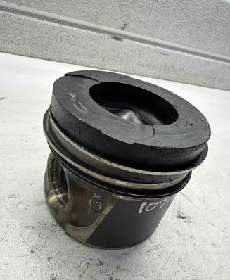 Nissan X-Trail T30 Piston 