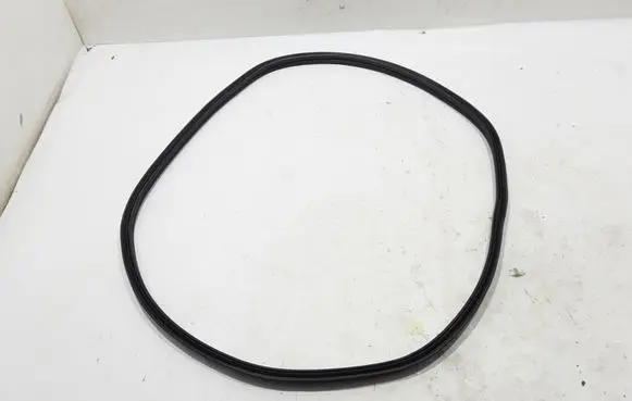 Renault Captur II Trunk rubber seal (body) 908309581R