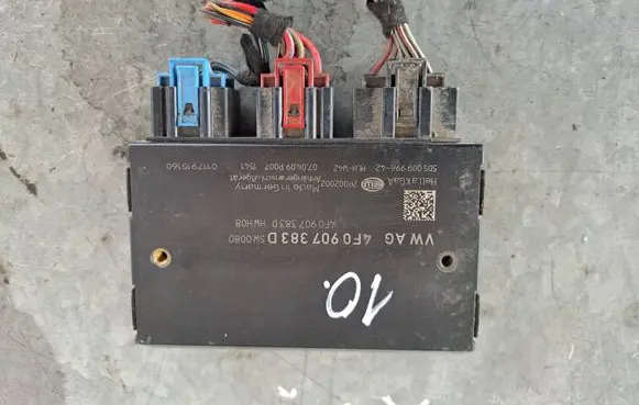 Audi A6 S6 C6 4F Tow bar trailer control unit/module 4F0907383D 5DS00999642