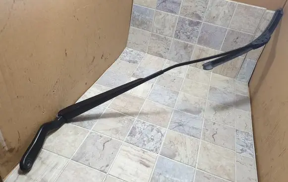 Ford Fiesta Front wiper blade arm 2S6117526BB