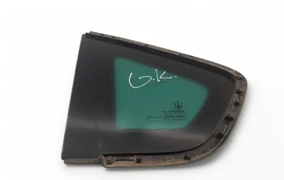 Maserati Levante Rear side window 06700333660