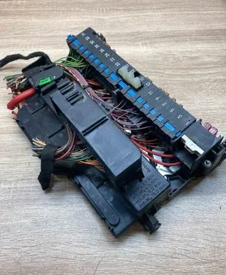 BMW 3 E46 Fuse box set 8364540 8364542