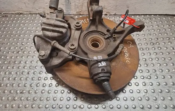 Peugeot 307 Front wheel hub spindle knuckle S17986030 364766
