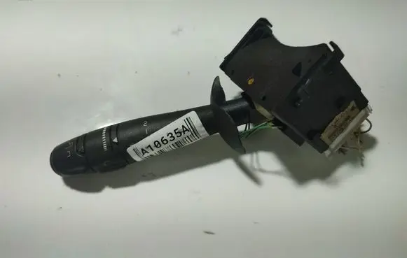 Renault Laguna II Wiper control stalk 8200012245