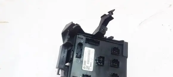 Audi A4 S4 B8 8K Comfort/convenience module 8K0907063B F005V00751