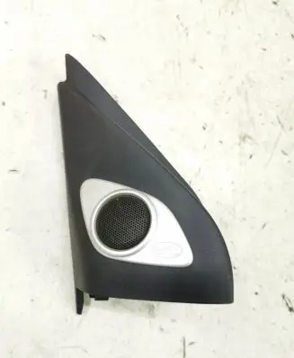 Mitsubishi Outlander Front door high frequency speaker