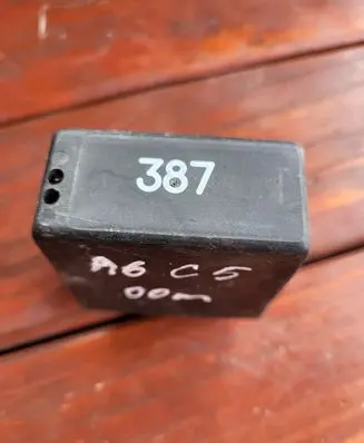 Audi A6 S6 C5 4B Light relay 4B0919471 5KG00656804