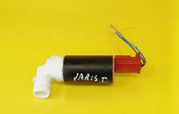Toyota Yaris Windscreen/windshield washer pump
