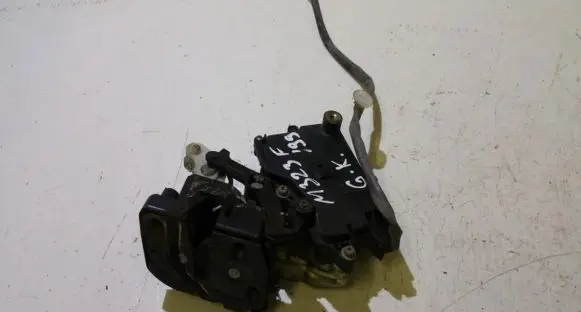 Mazda 323 F Rear door lock