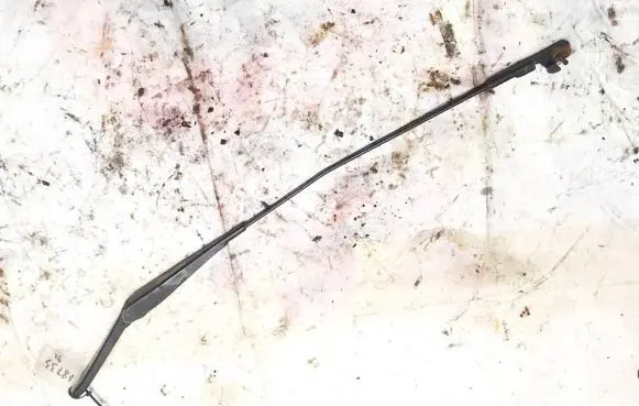 Ford Focus Front wiper blade arm 4m5117526cd