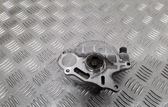 Volkswagen PASSAT B7 Vacuum pump 03L145100