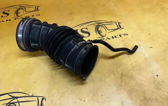 Ford Escape III Air intake hose/pipe GV619R504CB