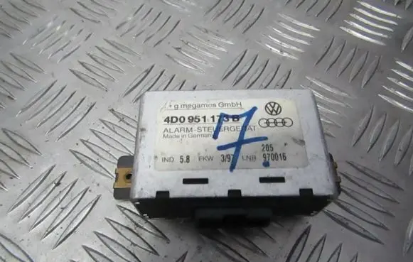 Audi A4 S4 B5 8D Other control units/modules 4d0951173b
