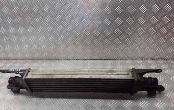 Opel Corsa D Intercooler radiator 440926702