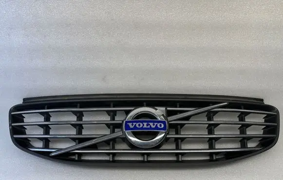 Volvo XC60 Front bumper upper radiator grill 31333832 31333836
