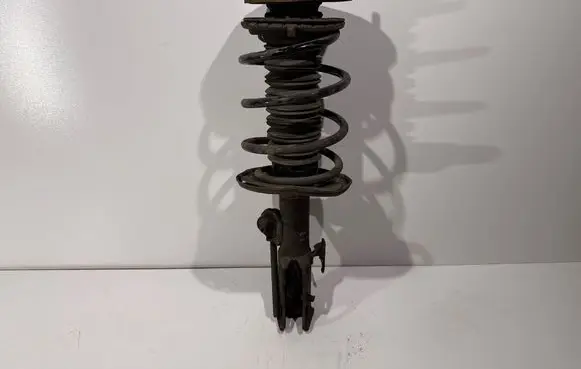 Toyota Auris E180 Front shock absorber/damper