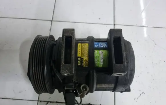 Volvo XC70 Air conditioning (A/C) compressor (pump) 9171703 8708581 867A146845