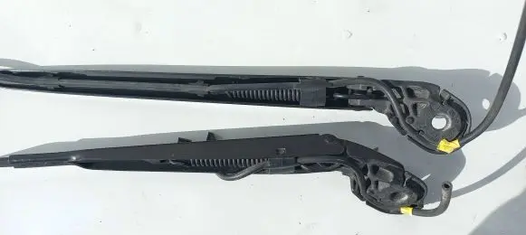 Citroen C4 Cactus Windshield/front glass wiper blade 9801705780