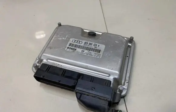 Audi A6 S6 C5 4B Engine control unit/module 8E0909559H