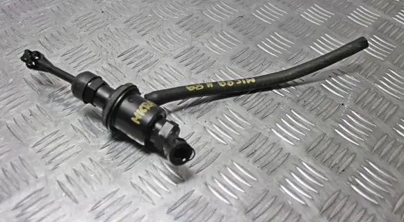 Nissan Micra Clutch master cylinder 306101U600