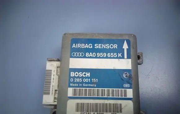 Audi A8 S8 D2 4D Airbag control unit/module 8A0959655K 0285001151