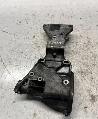 Volvo V70 Engine mount bracket 31316673
