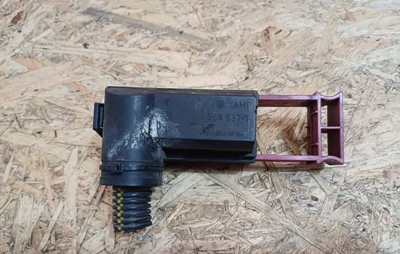 Opel Astra G Coolant fan relay 9685371