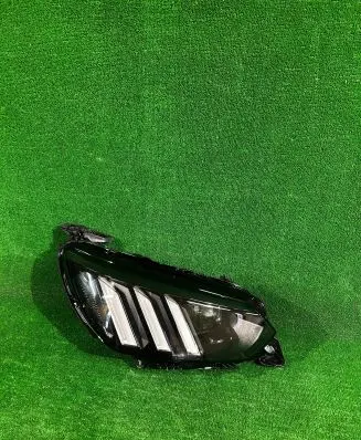 Peugeot 208 Headlight/headlamp