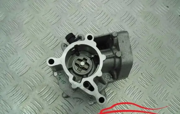 Volkswagen Golf VII Vacuum pump 06L145100A