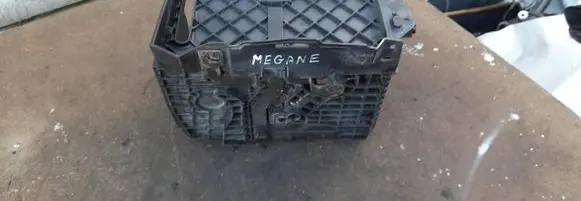 Battery box tray