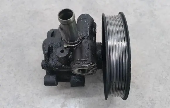 Audi A4 S4 B7 8E 8H Power steering pump 06B145255
