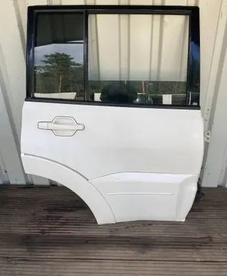 Mitsubishi Pajero Rear door 