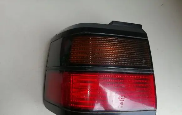 Volkswagen PASSAT B4 Rear/tail lights 357945257