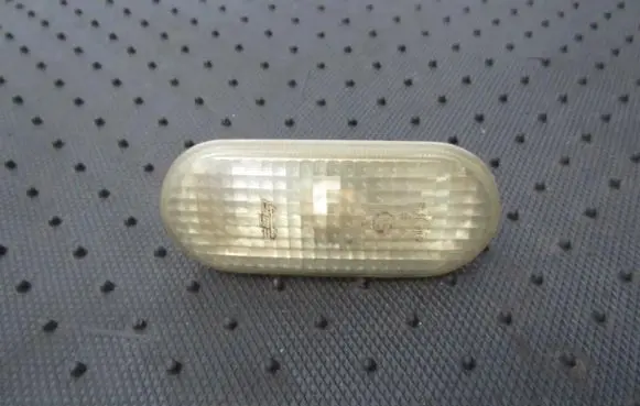 Volkswagen PASSAT B5 Front fender indicator light 1j5949117