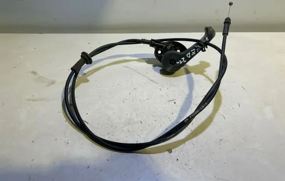 KIA Xceed Engine bonnet (hood) release handle J70001A15