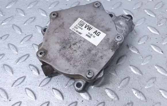 Audi A8 S8 D4 4H Vacuum pump 07L145100F