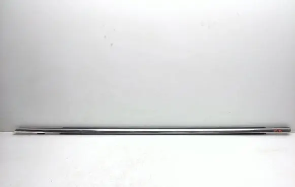 Volvo XC60 Front door glass trim molding