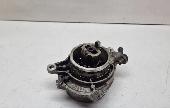 BMW 5 E60 E61 Vacuum pump