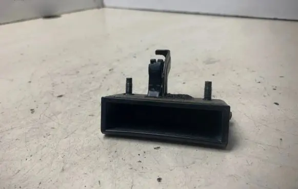 Nissan X-Trail T30 Loading door exterior handle 